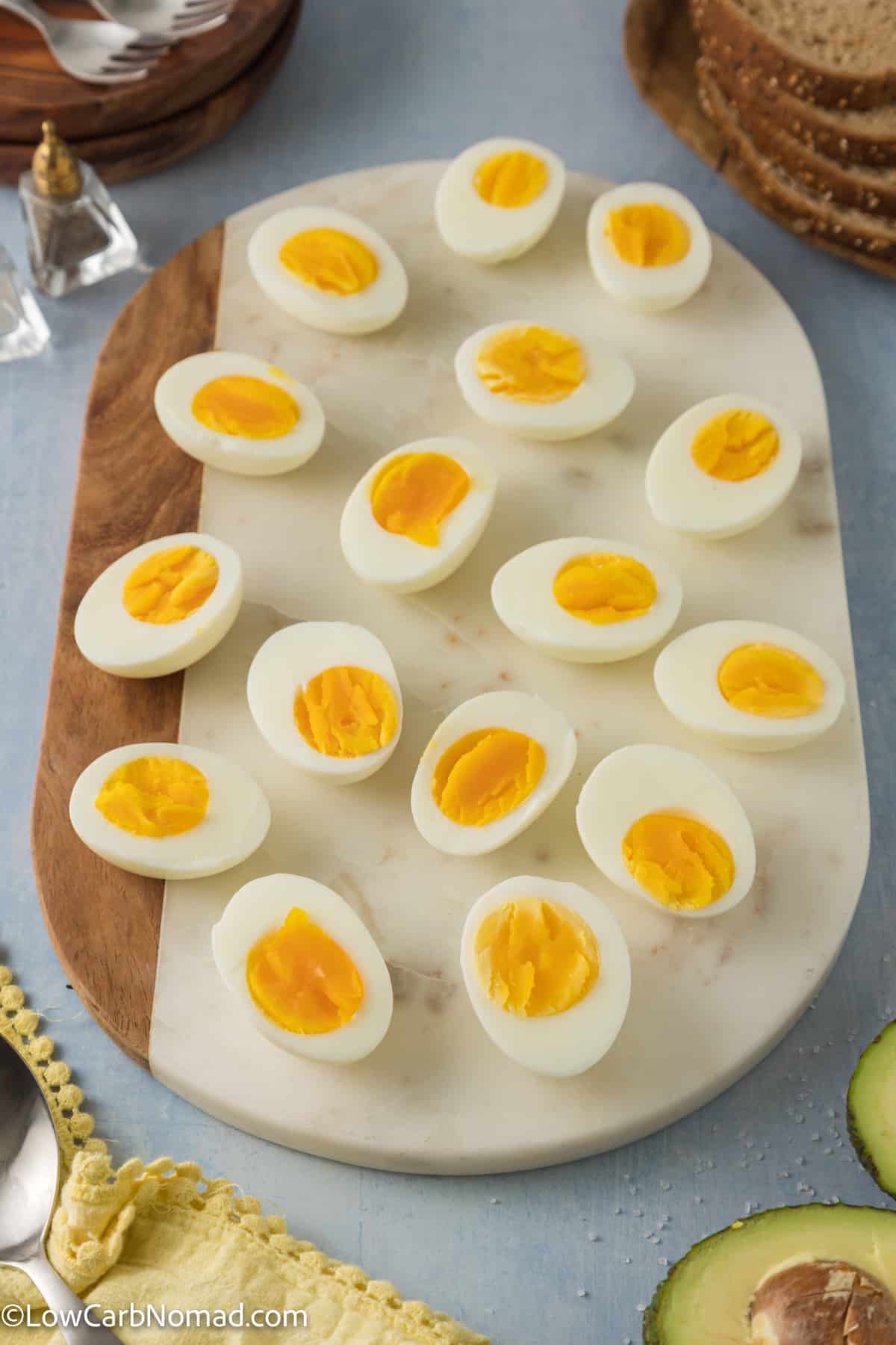 https://www.lowcarbnomad.com/wp-content/uploads/2023/01/Jammy-Eggs-Recipe-11.jpg